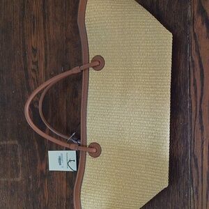 TUCKERNUCK Tan and Cream Tote Bag. NWT